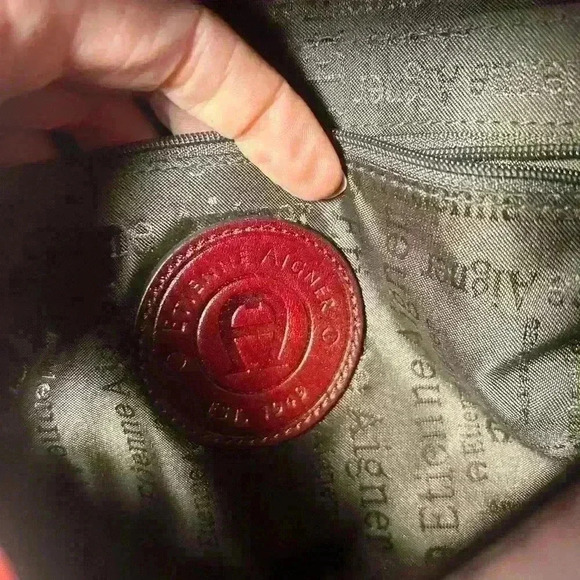 Vintage Etienne Aigner purse - Picture 6 of 13